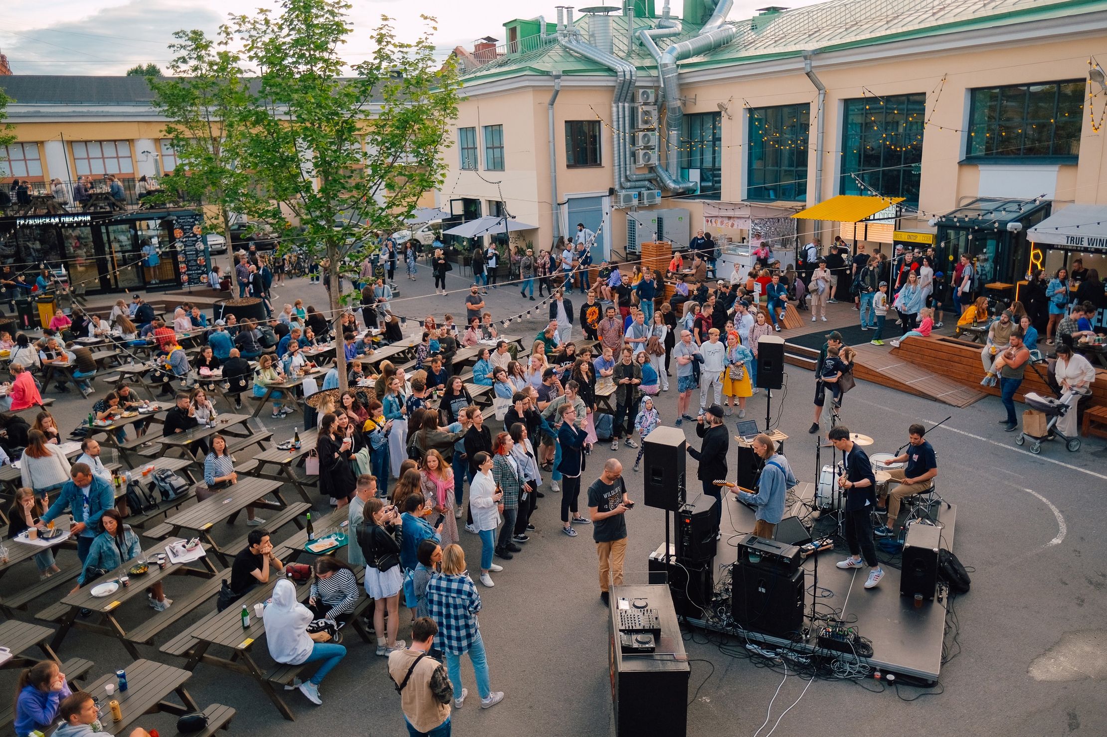 Летний сезон с фестивалем Пикник Афиши х Сбер – афиша