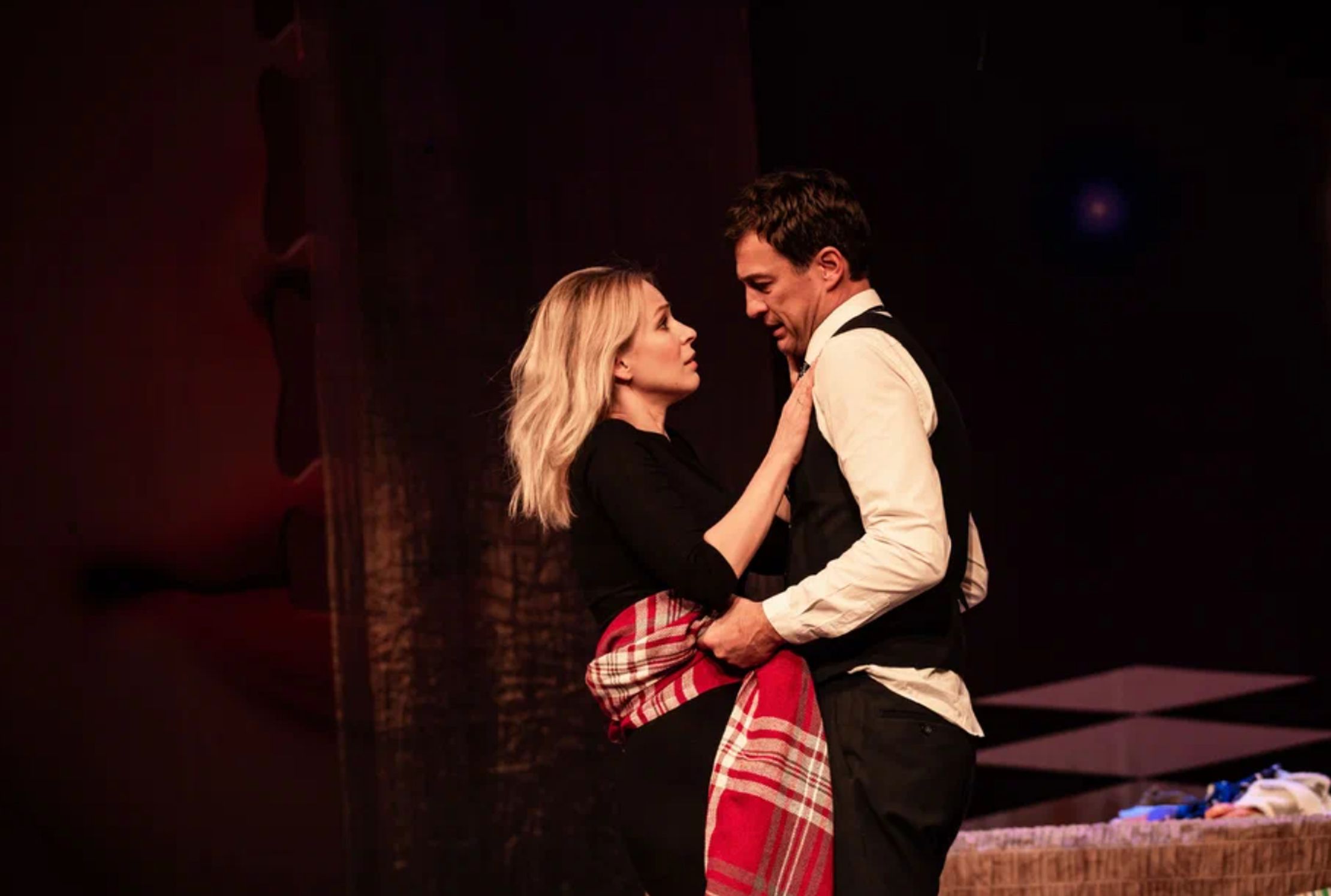 Прелести измены – афиша