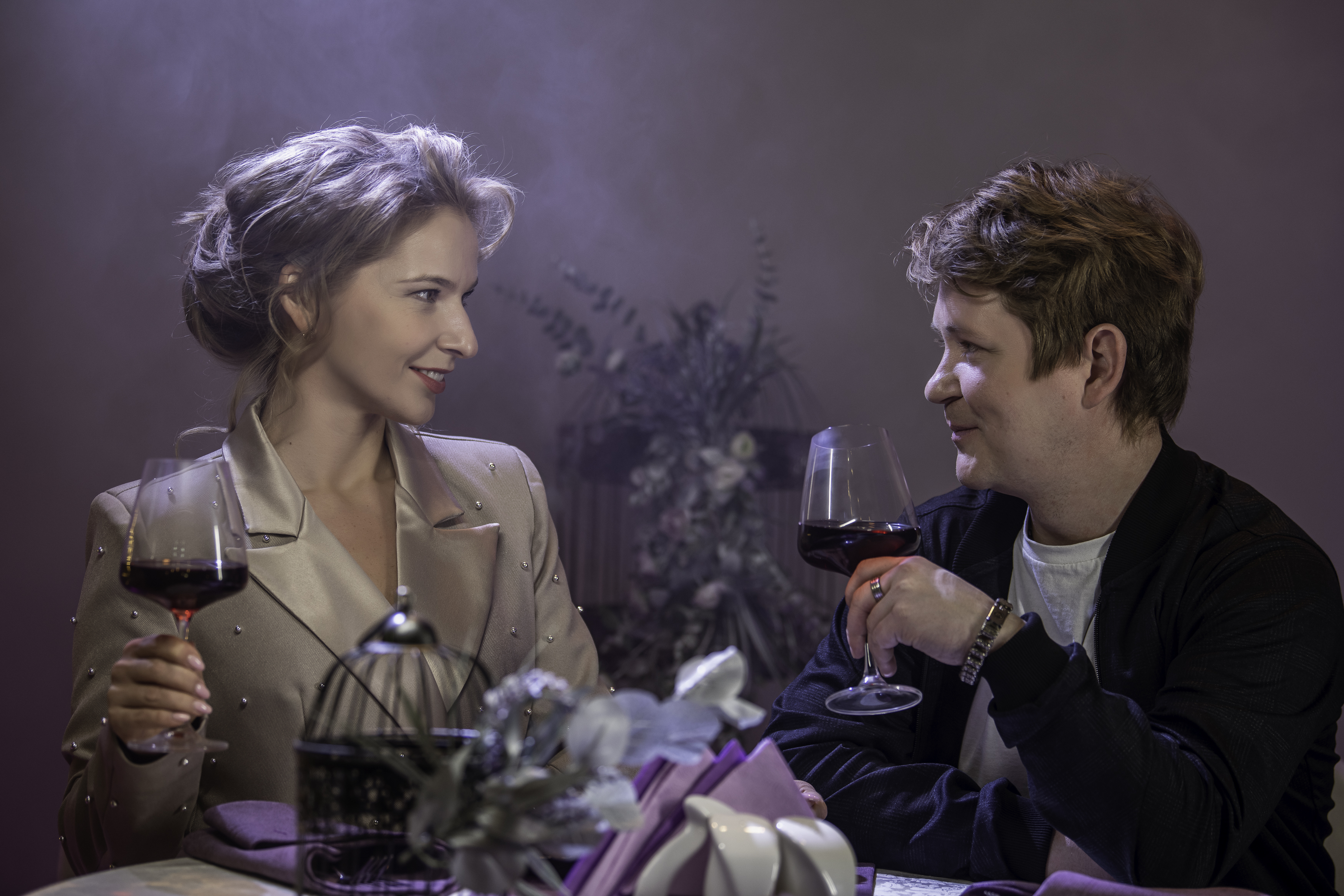 Столик на троих – афиша