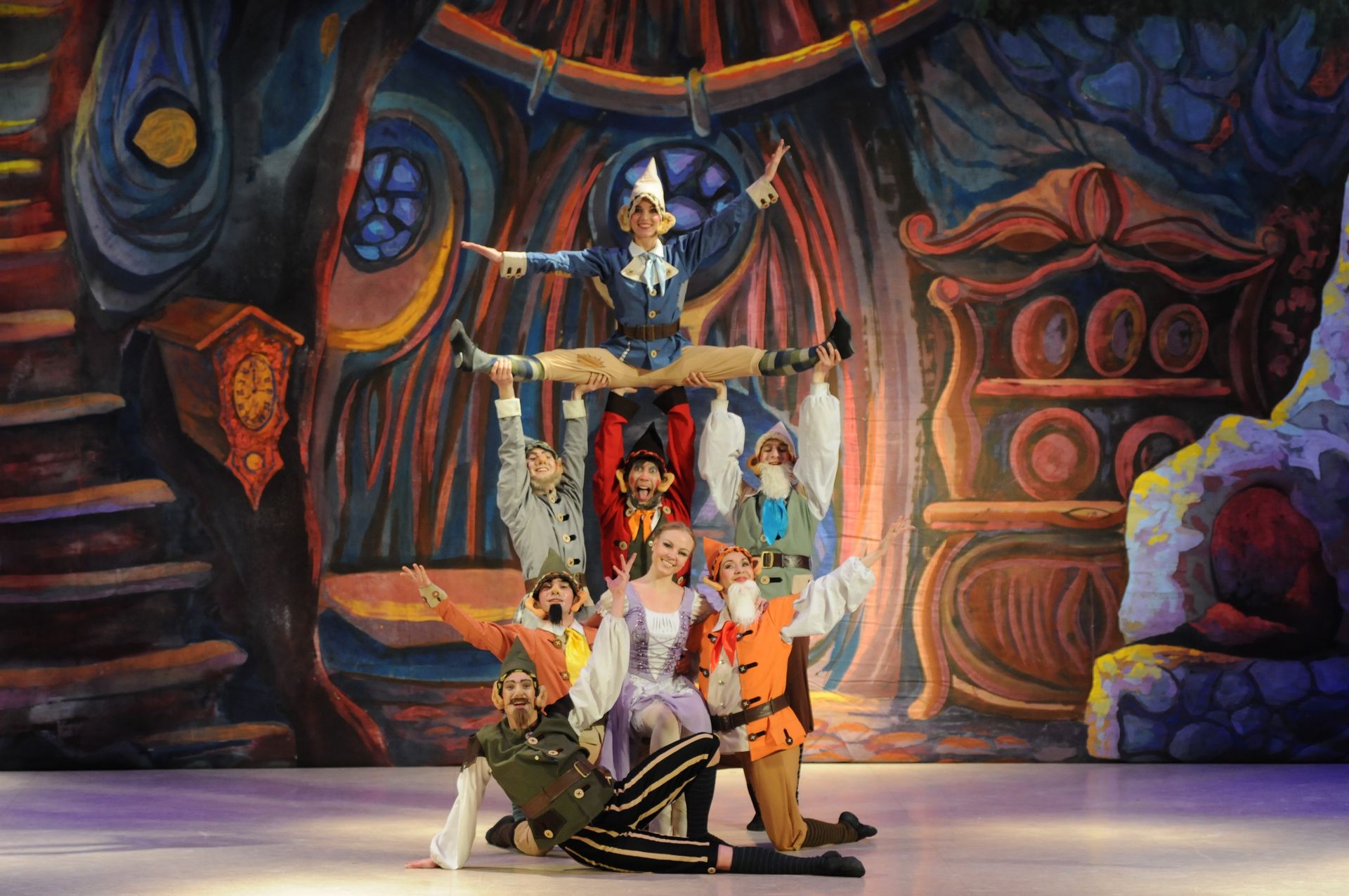 Белоснежка и семь гномов – афиша