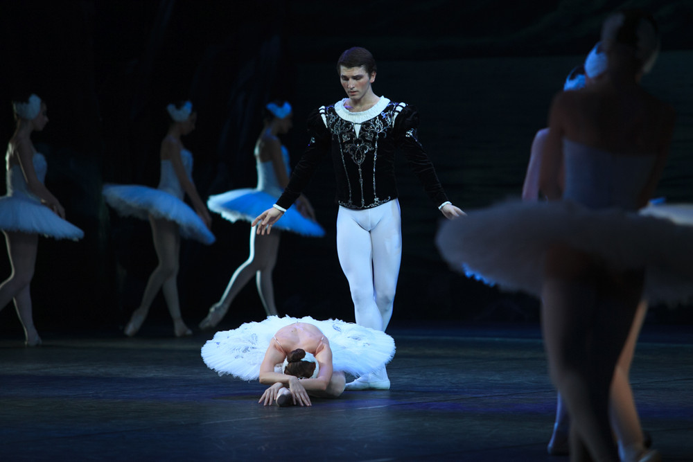 Лебединое озеро – афиша