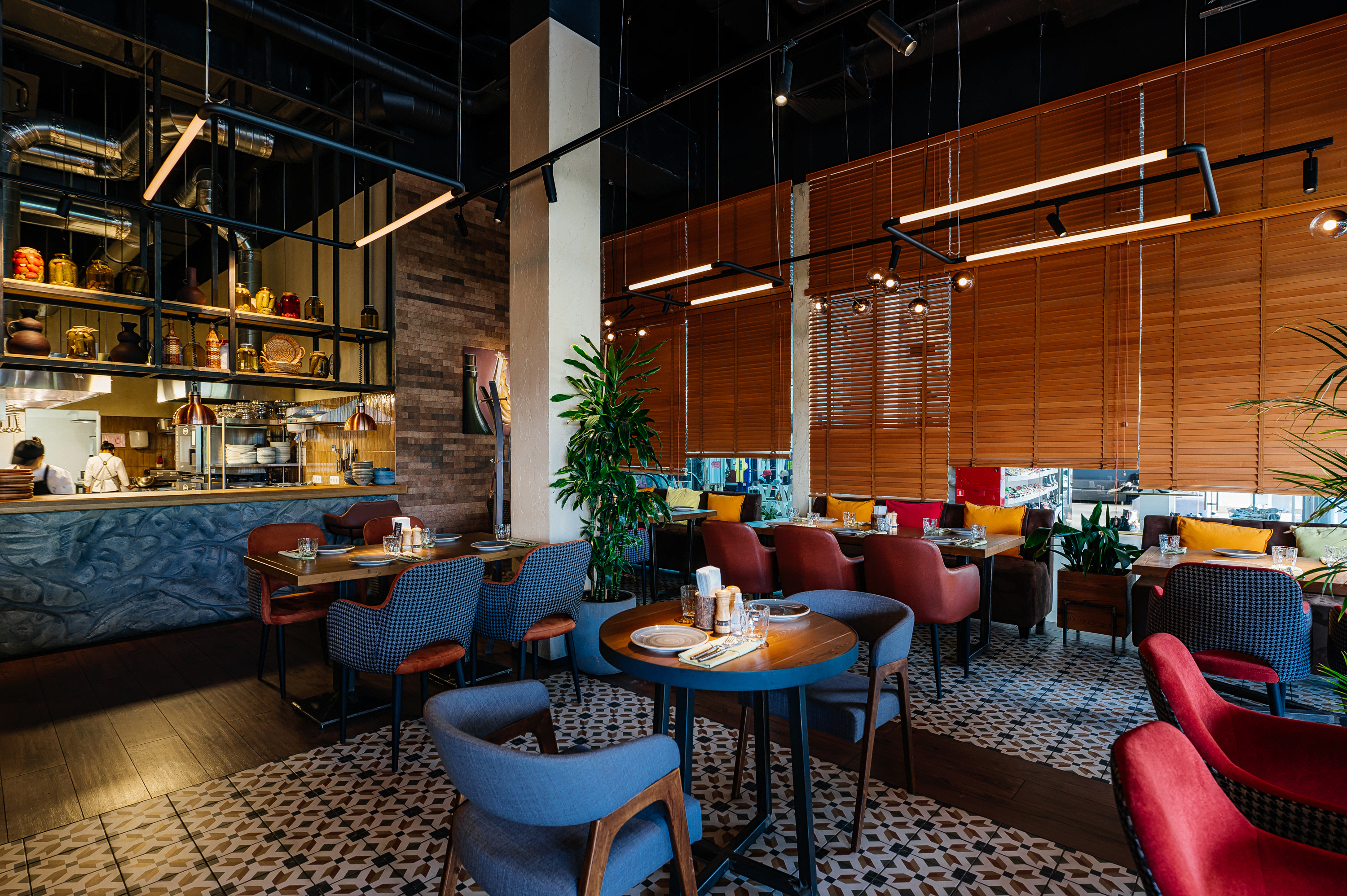 Ресторан маре де аморе адлер. Lucky dze адлер. Батоно адлер. Ресторан магеллан адлер. Лакидзе адлер ресторан.