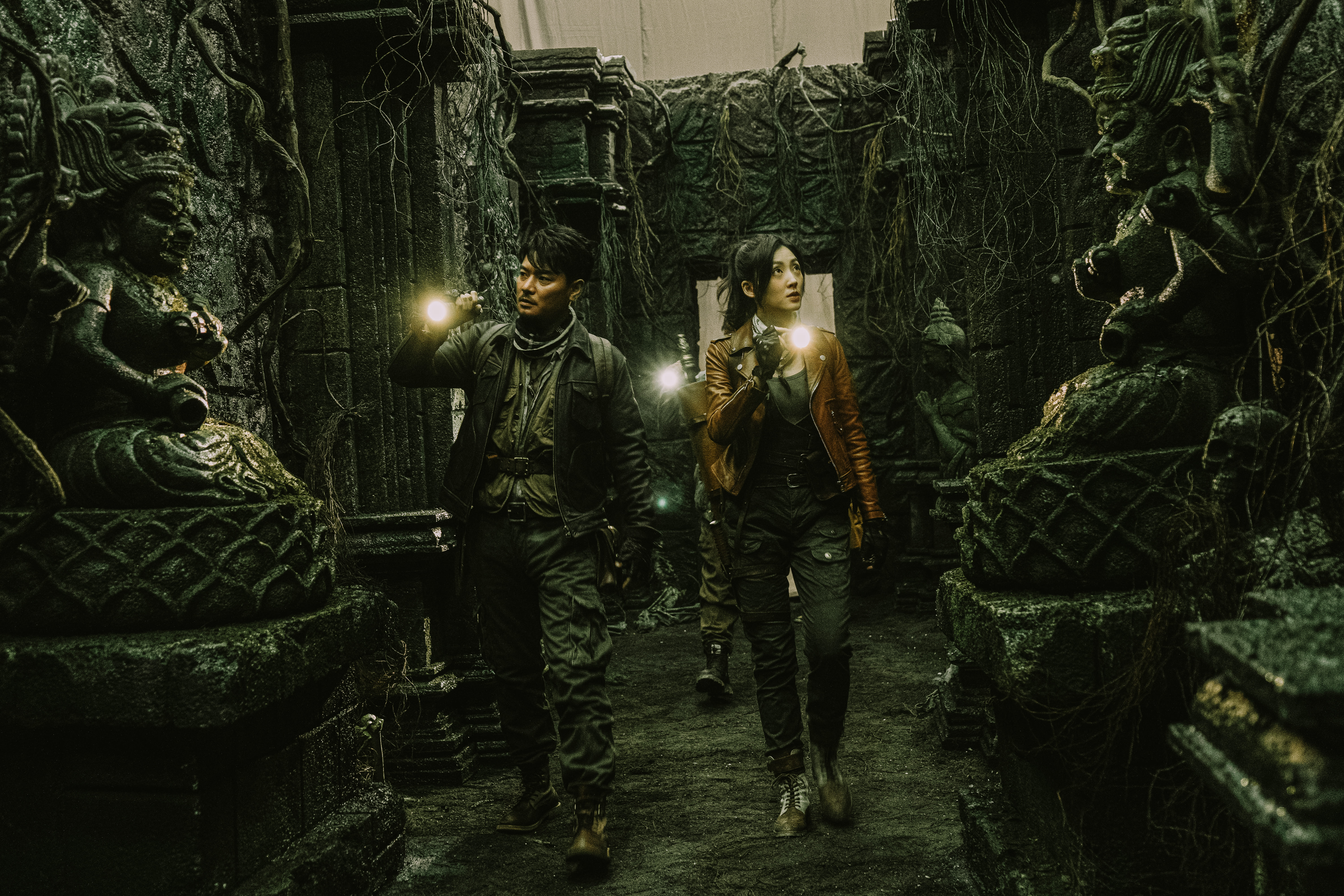 Расхитители гробниц. Страж императора – афиша