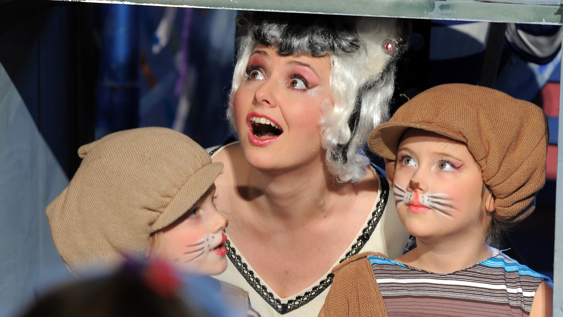 Кошкин дом – афиша