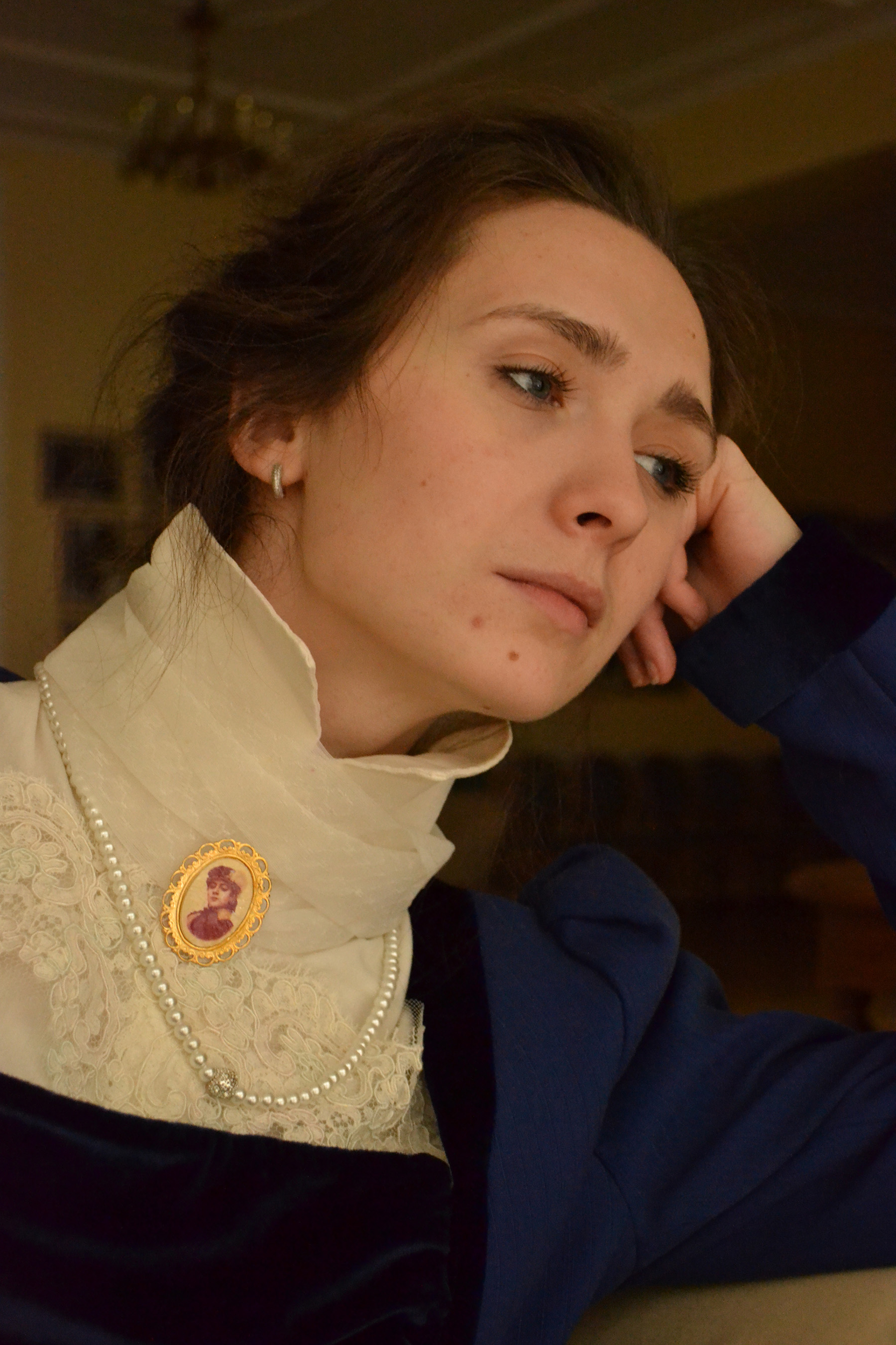 Лес. Актриса – афиша