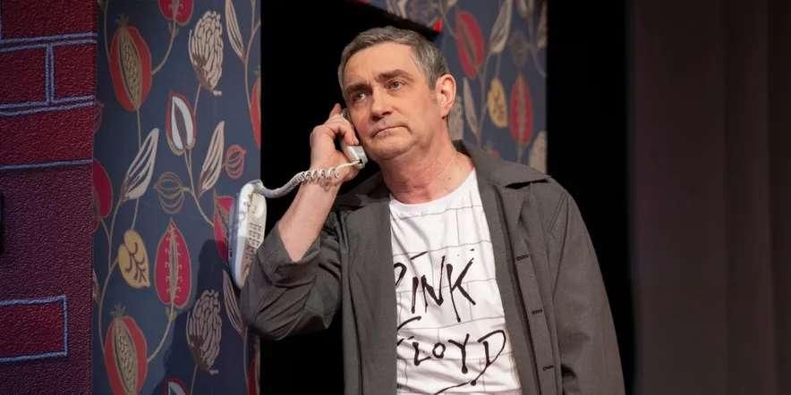 У каждого свои недостатки – афиша