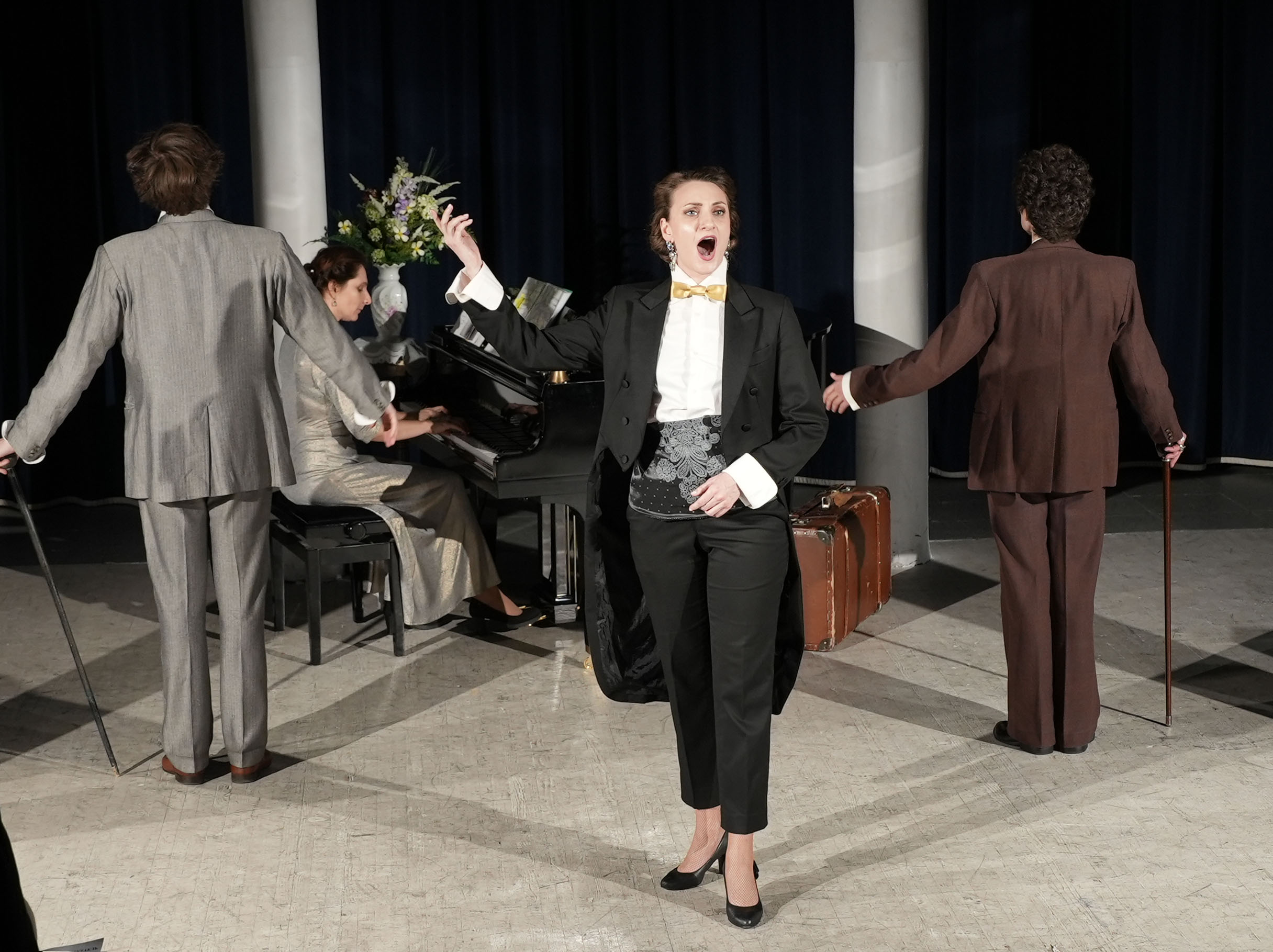 Чудаки на подмостках – афиша