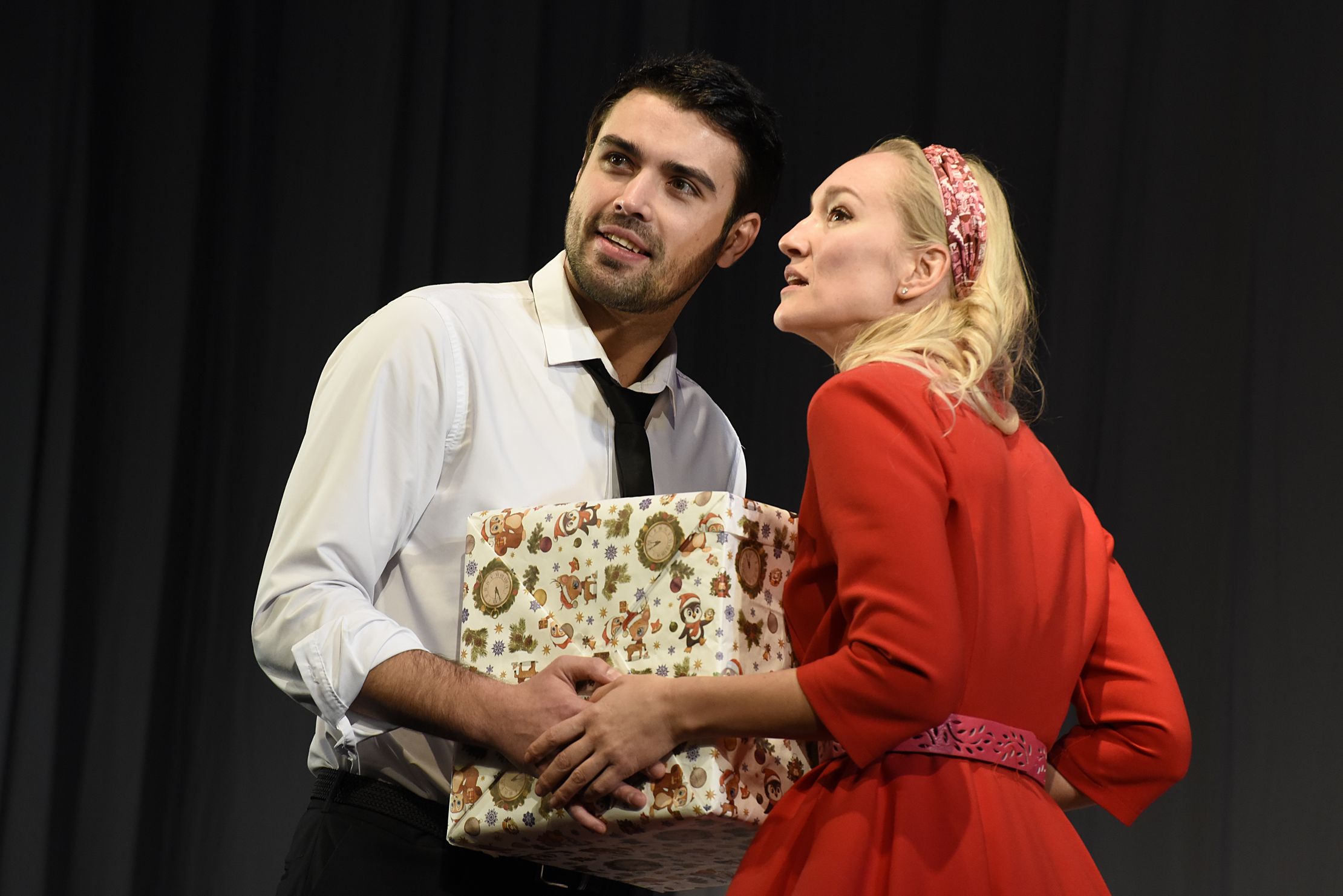 Убегая от тебя – афиша