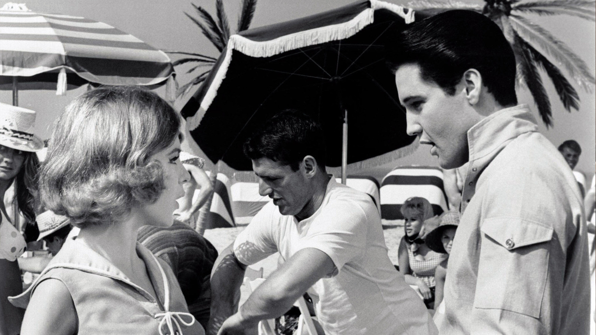 Что делает девушку счастливой – афиша