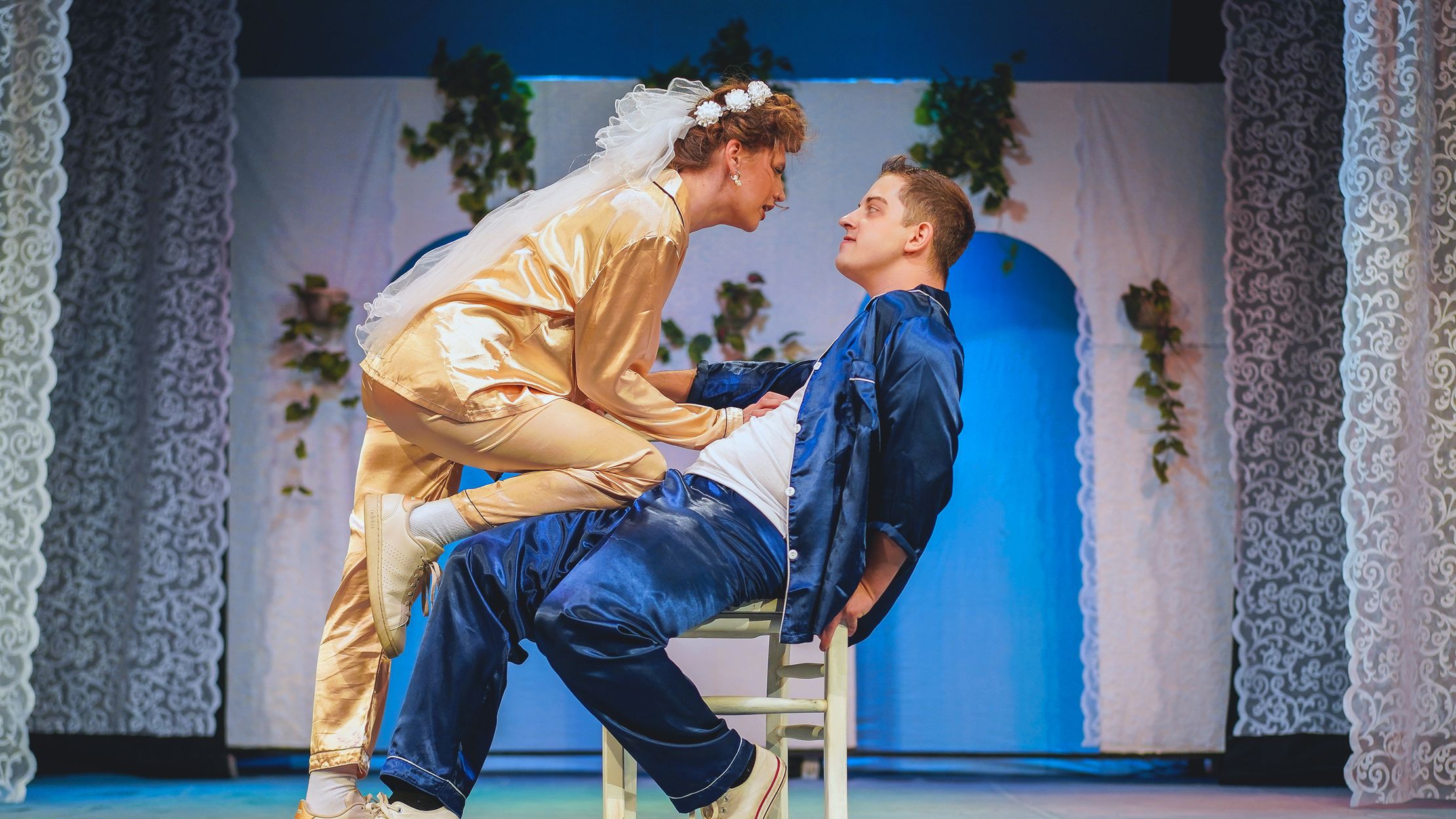 Безумный день – афиша