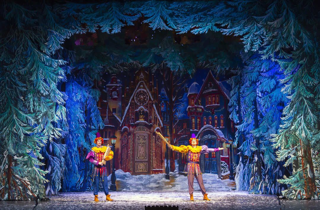 Двенадцать месяцев – афиша