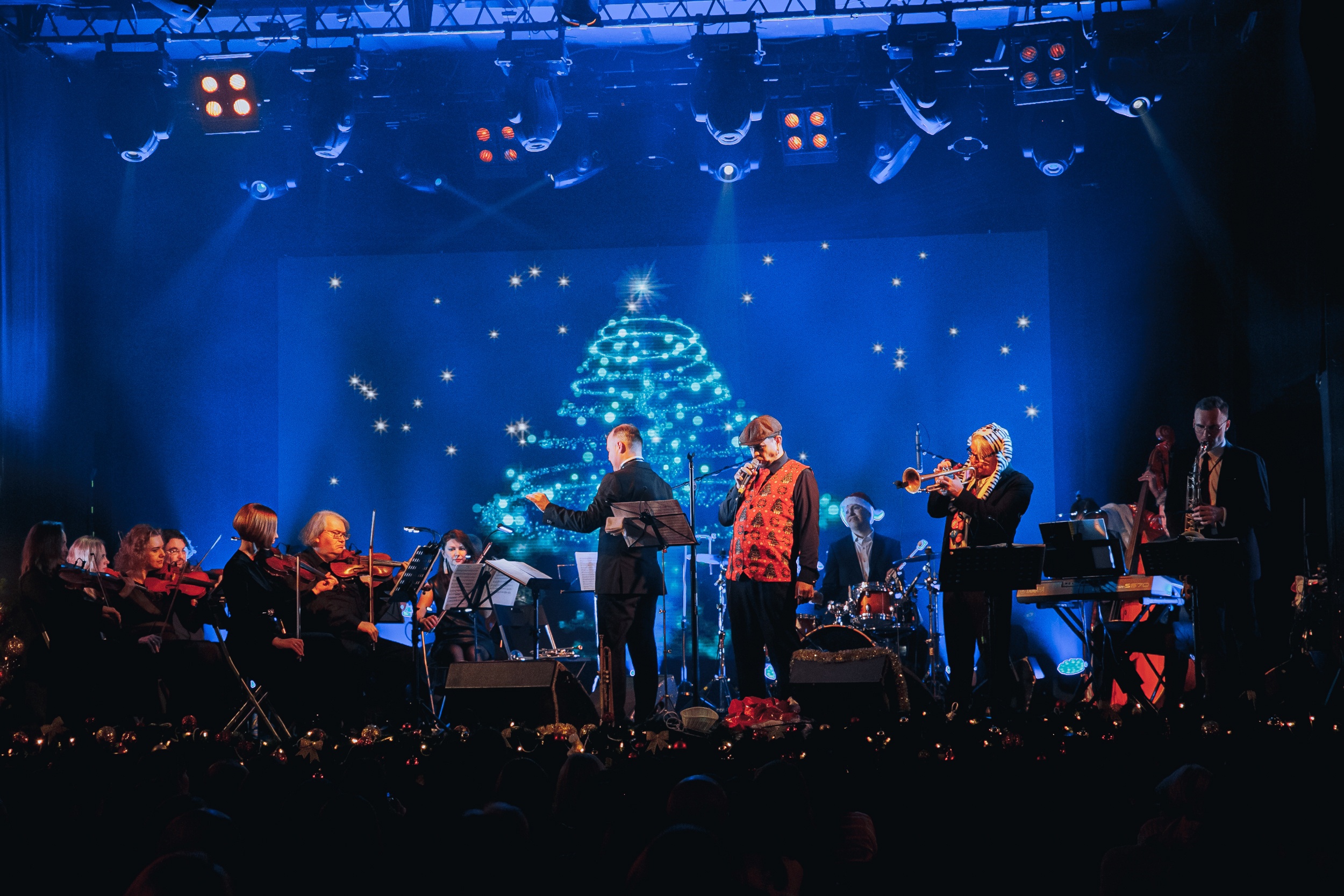 Рождественский джаз с симфоническим оркестром – афиша