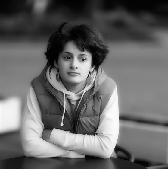 Порно жетілген әйел жас жігітті қорлайды Эльф вампир секс эротикалық порно көру