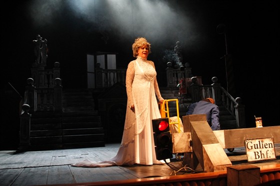 Визит дамы – афиша