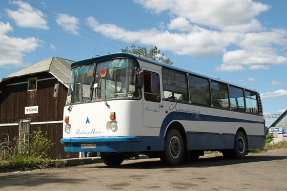Retro Bus – афиша