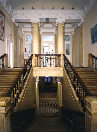 Выставочные залы Академии художеств – афиша