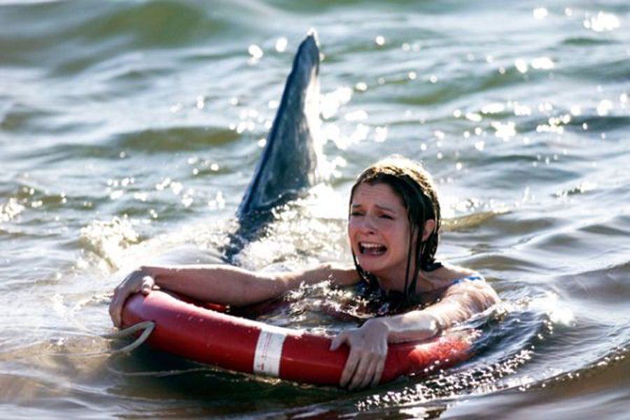 Нападение акул в весенние каникулы – афиша