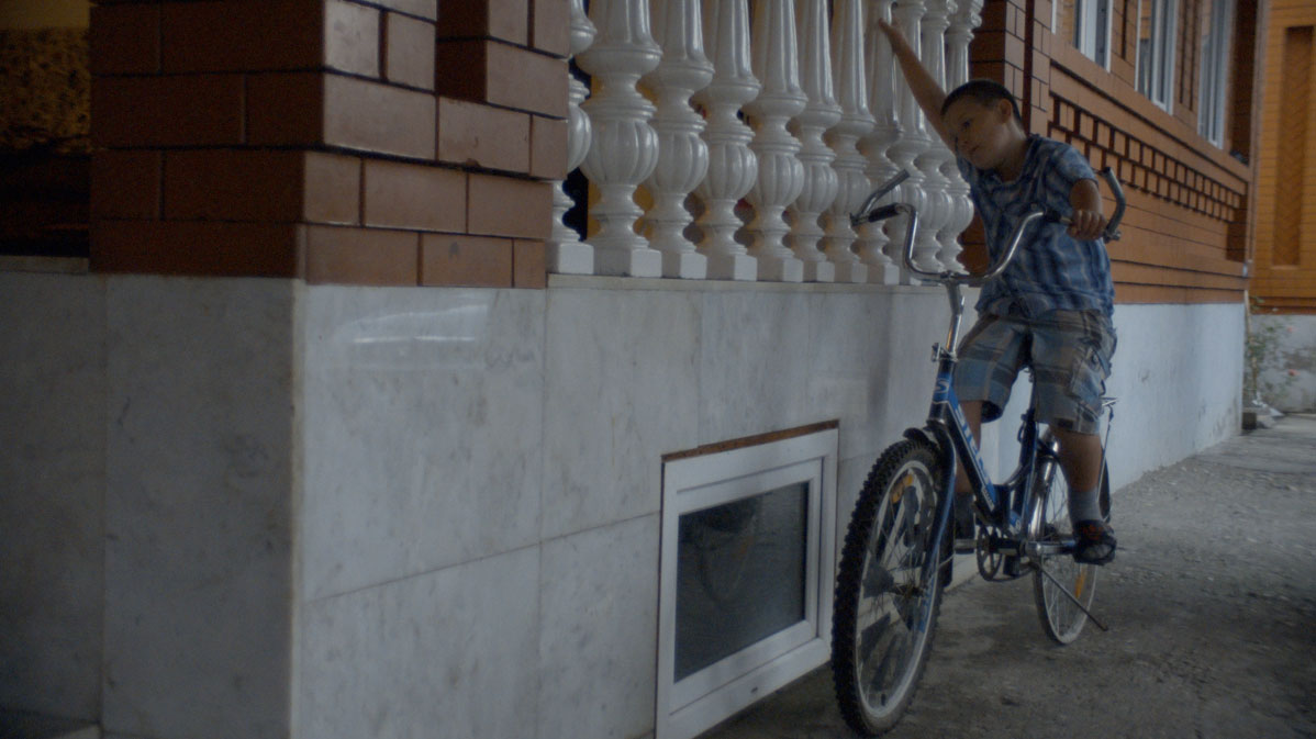 Уже темнеет – афиша